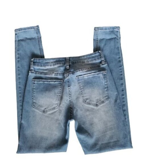 Fashion NOVA Women's Light Blue Wash Skinny Denim Jeans Size 7 - Picture 4 of 10